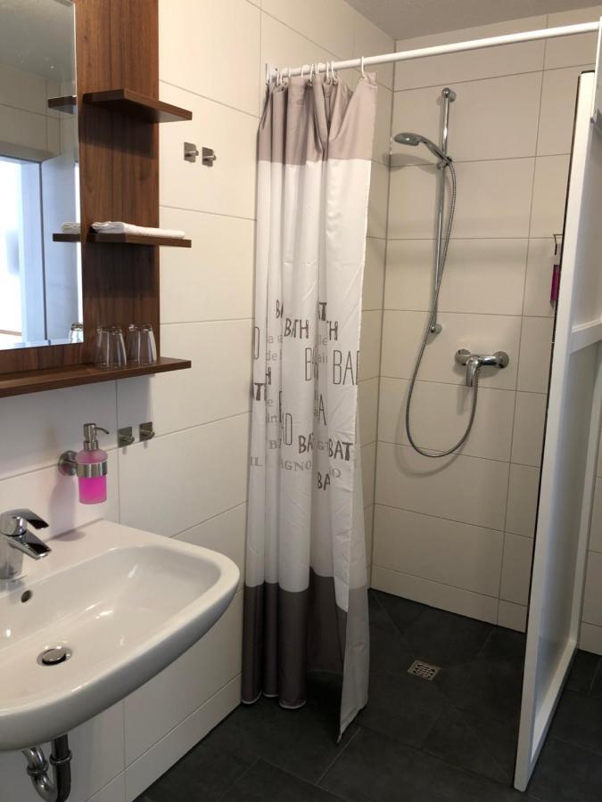 Motel Am Kreisel Harrenstatte Exteriör bild